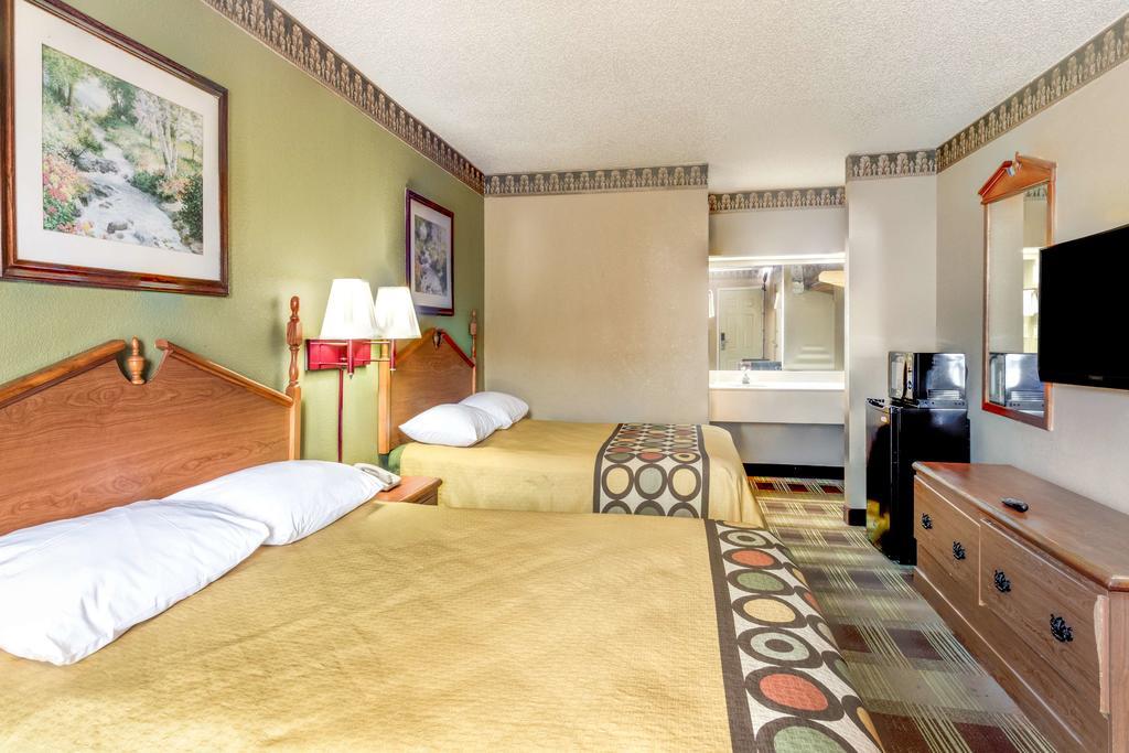 Super 8 Newnan Hotel Ngoại thất bức ảnh
