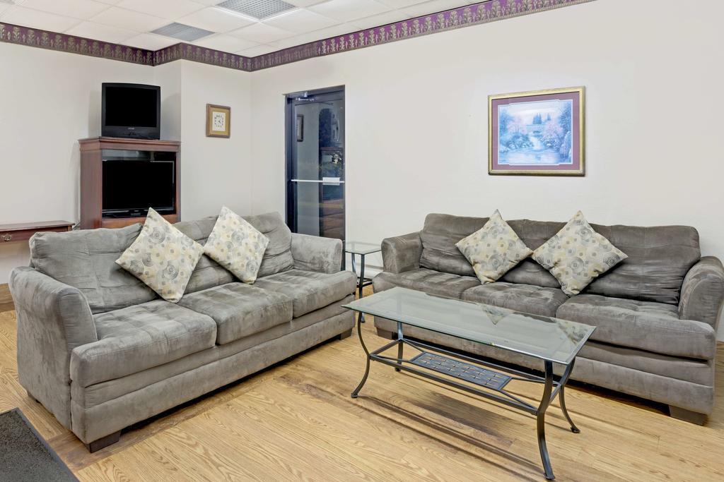 Super 8 Newnan Hotel Ngoại thất bức ảnh
